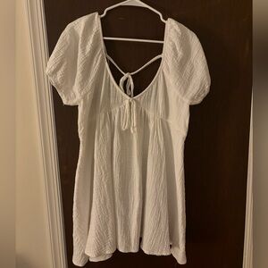 White sun dress!